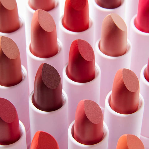 Carter Beauty Warm Red Matte Vegan Lipstick with Orange Hues - 1 Piece - Image 2