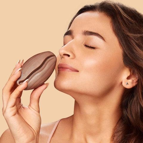 mCaffeine Deep Cleansing Coffee Bathing Bar - Sulphate-Free, Antioxidant-Rich - 100g - Image 2