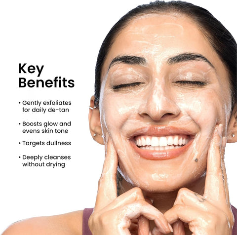 Foxtale Super Glow Face Wash with Vitamin C & Papaya Enzymes - 150ml - Image 4